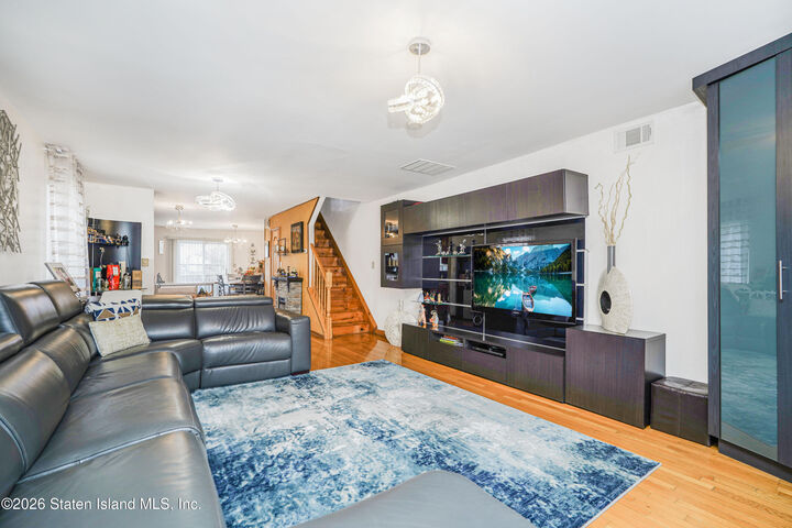 Property Photo: 35 Bentley Lane NY 10307