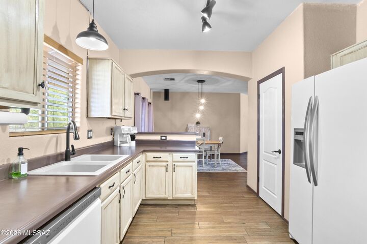 Property Photo: 16460 W Nic-Nac Way AZ 85653