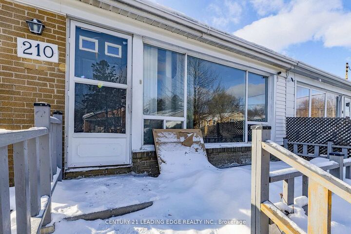 Property Photo:  210 Linden Avenue  ON M1K 3H8 