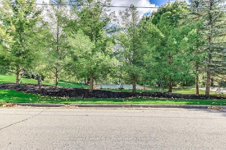 53 Parkwood Drive — photo 1