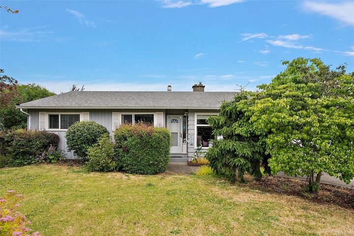 Property Photo: 1573 Charlotte St BC V0R 1R0