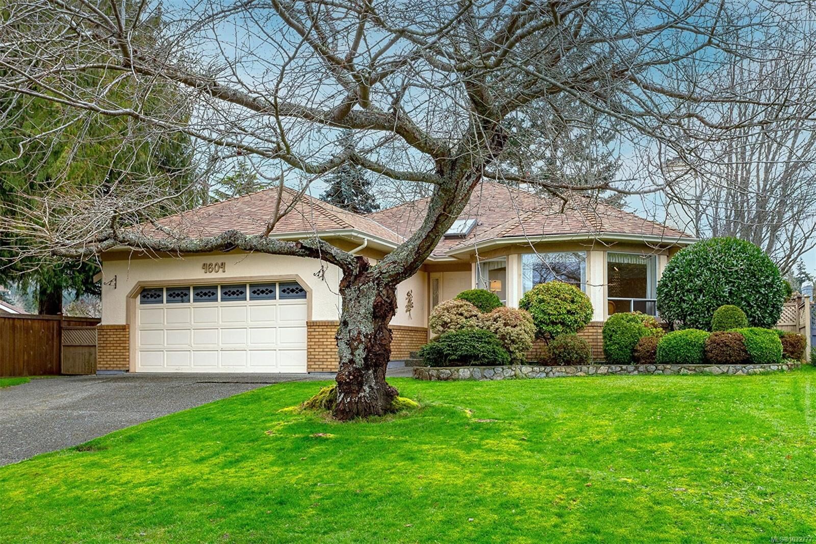 Property Photo:  4604 Sunnymead Way  BC V8Y 3B7 