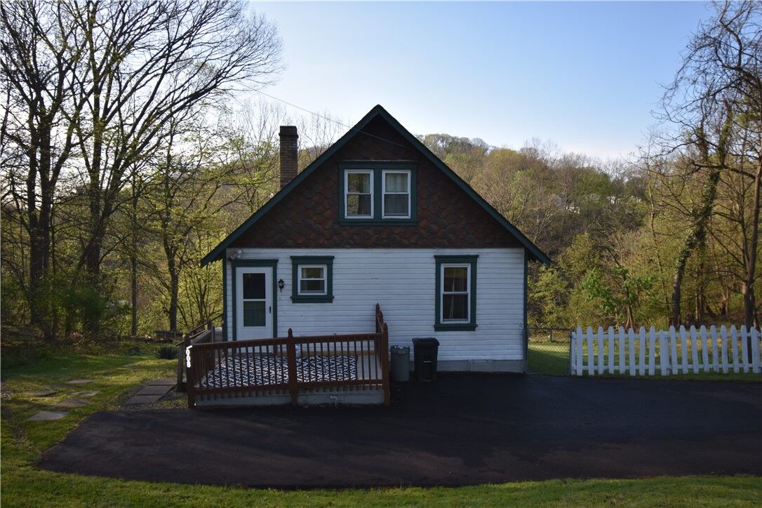 Property Photo:  1008 South Rd  PA 15209 
