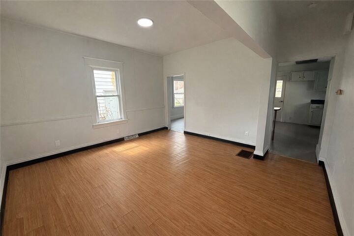Property Photo: 720 Baldwin Ave PA 16146