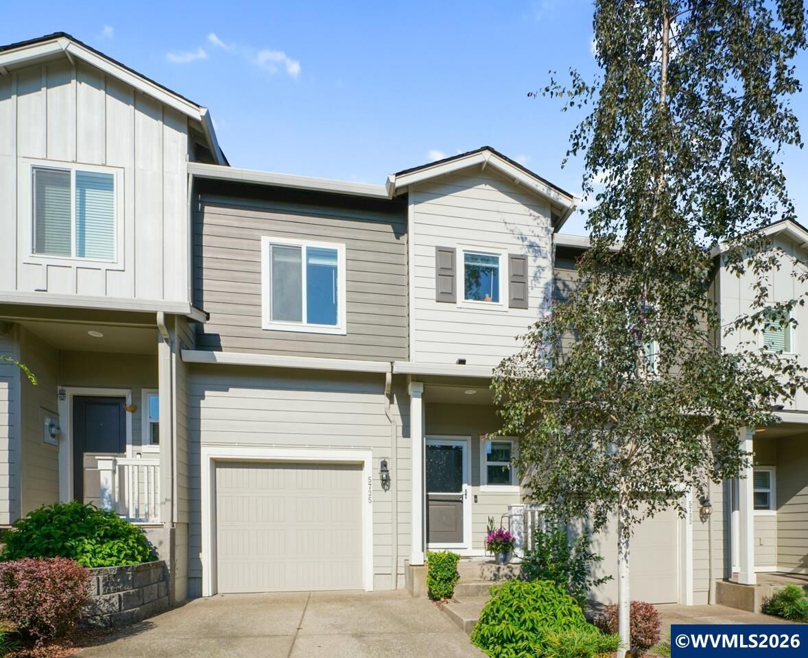 Property Photo:  5735 Karen Lynn Lp SE  OR 97306 