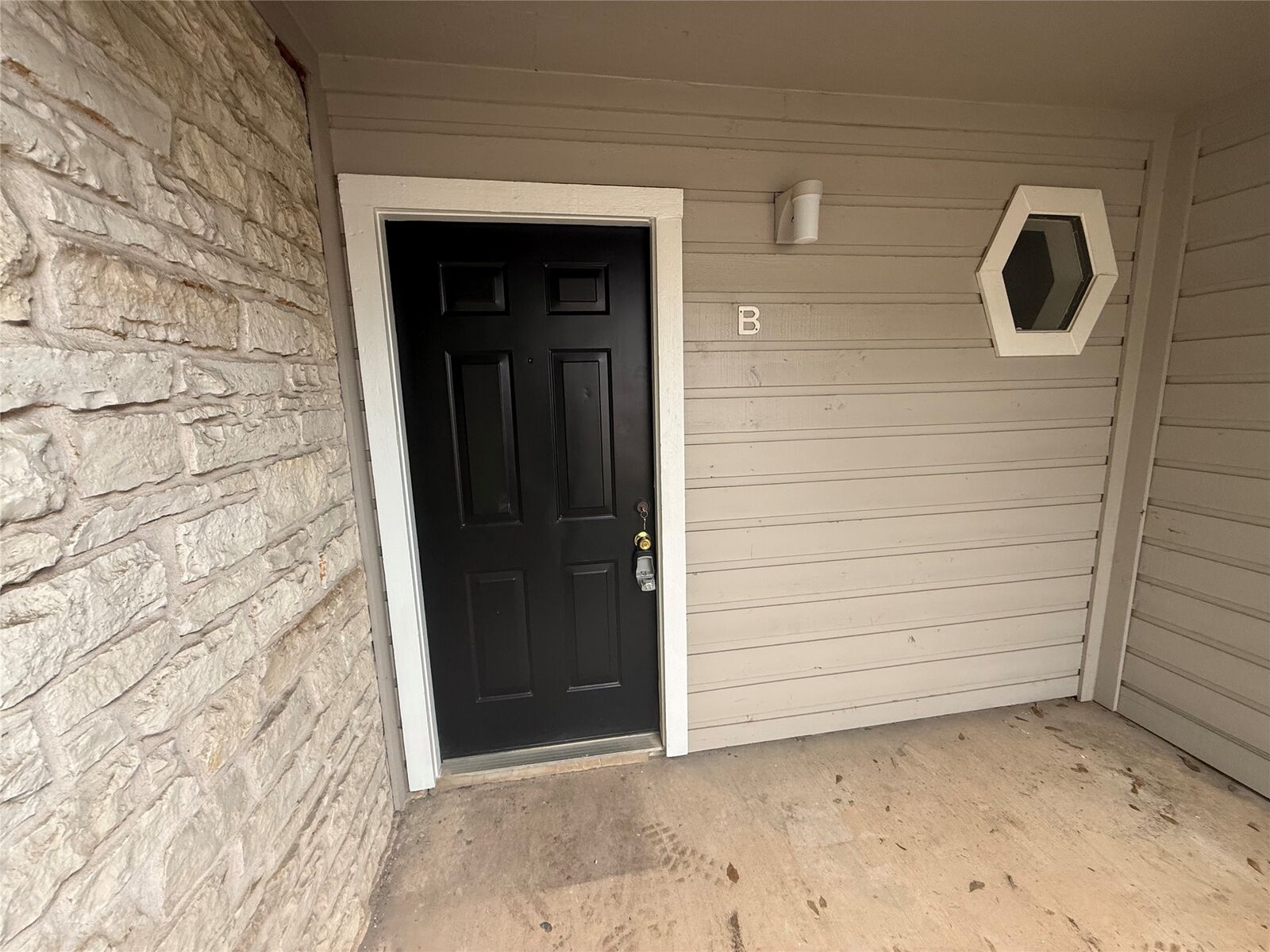 Property Photo:  8908 Schick Road B  TX 78729 