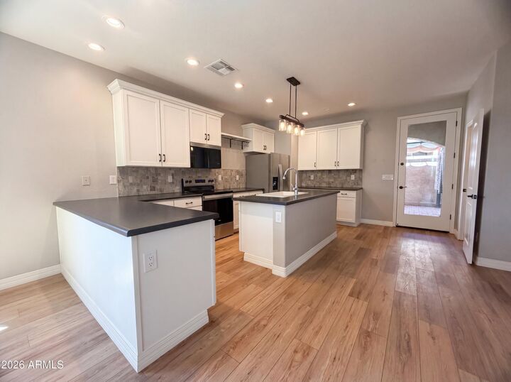 Property Photo:  1729 S Desert View Place  AZ 85120 