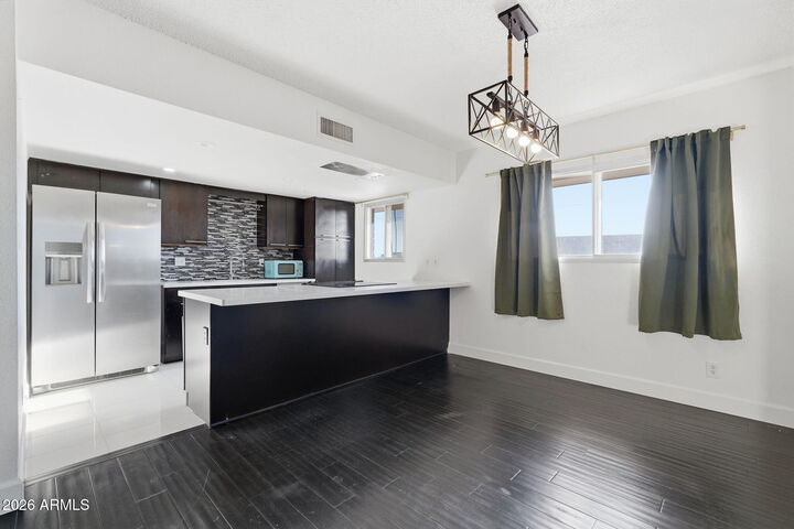Property Photo:  1901 E Missouri Avenue 204  AZ 85016 