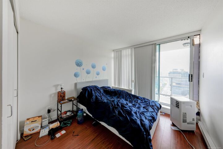 Property Photo: 610 Granville Street 2611 BC V6C 3J3