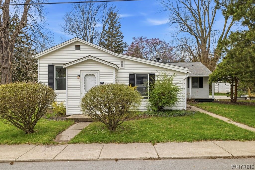 Property Photo:  175 Niagara Street  NY 14092 