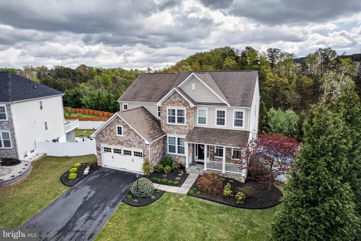 Property Photo: 419 Lynnehaven Drive VA 22602