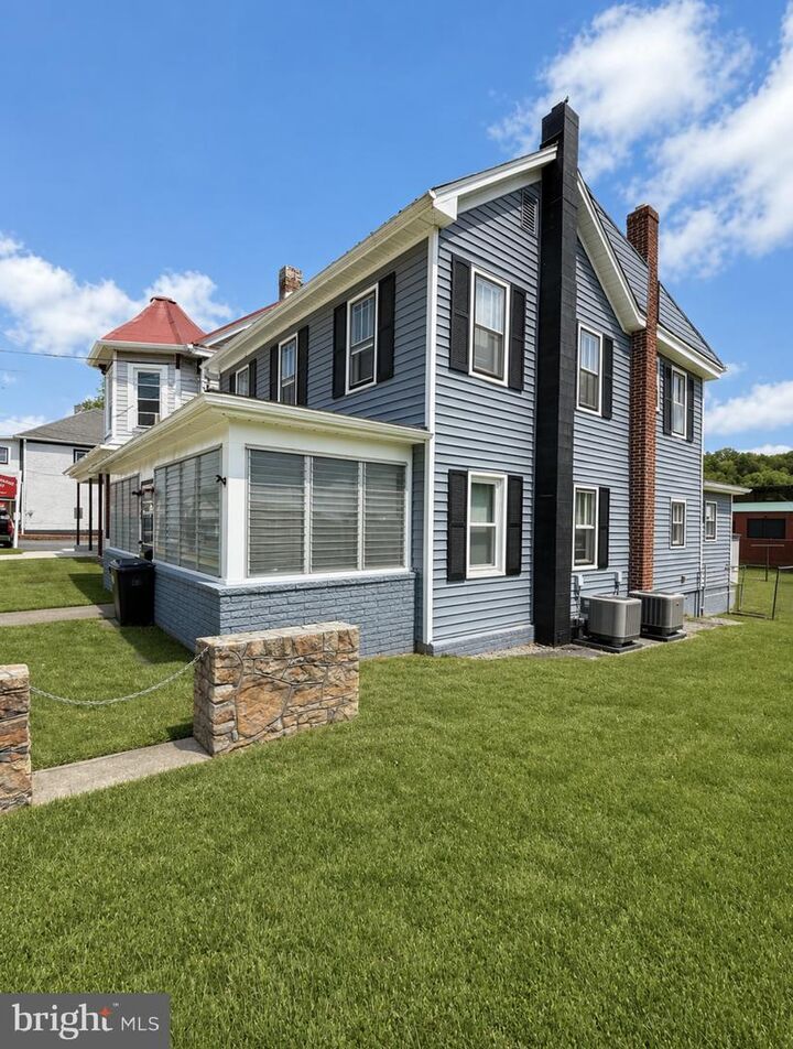 Property Photo:  262 N Washington Street  WV 25411 
