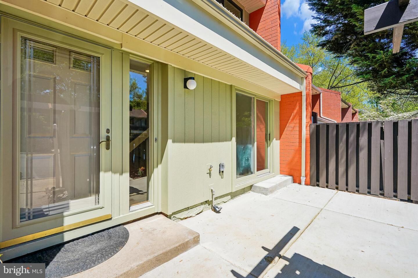 Property Photo:  1309 Northgate Square  VA 20190 