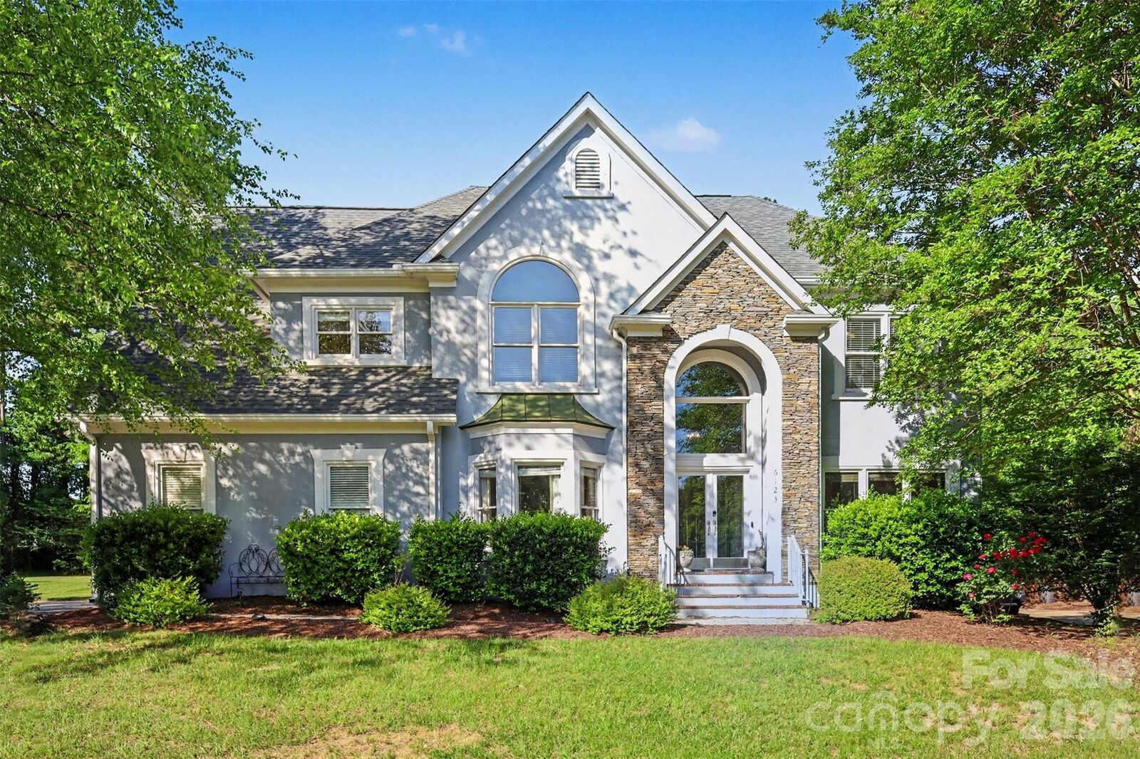 Property Photo: 6123 Glen Manor Drive NC 28269