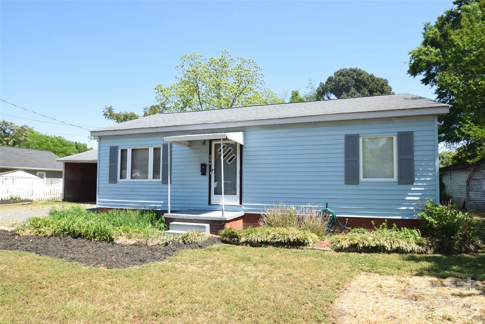 Property Photo:  504 Hunter Avenue  NC 28083 