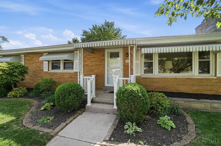 Property Photo:  10 Nancy Lane  OH 45013 