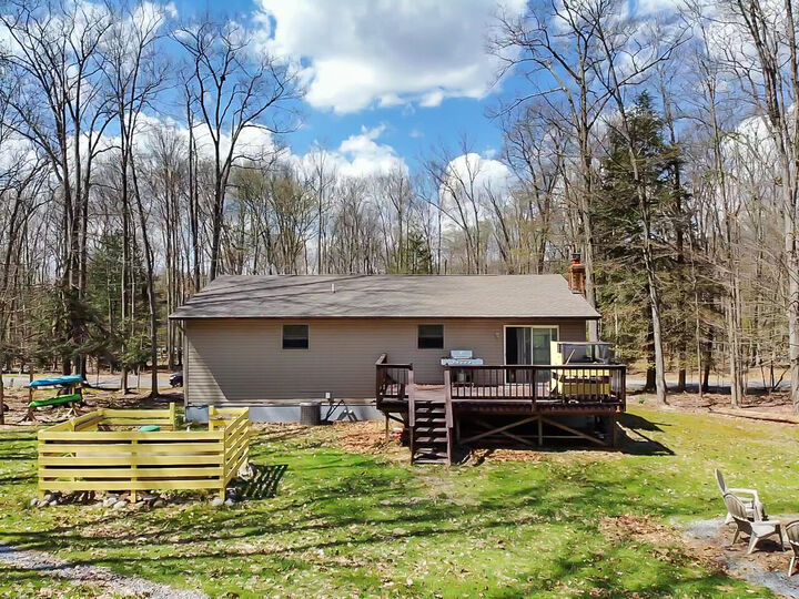 Property Photo: 618 Black Swan Rd PA 15801