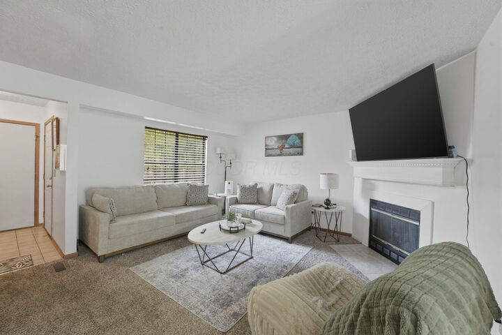 Property Photo:  1184 Cambridge Way  OH 43147 