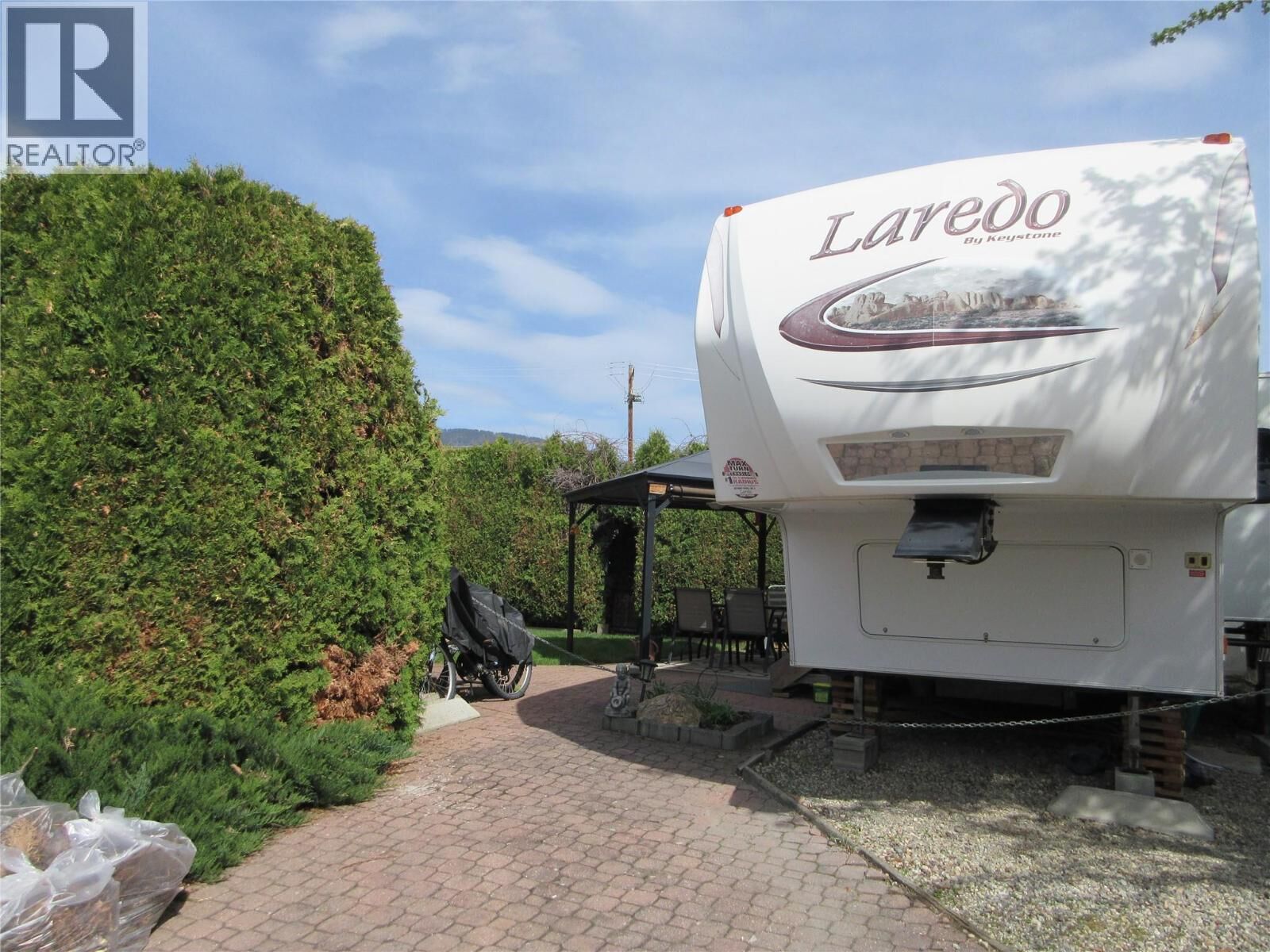 Property Photo:  415 Commonwealth Road 34  BC V4V 1P4 