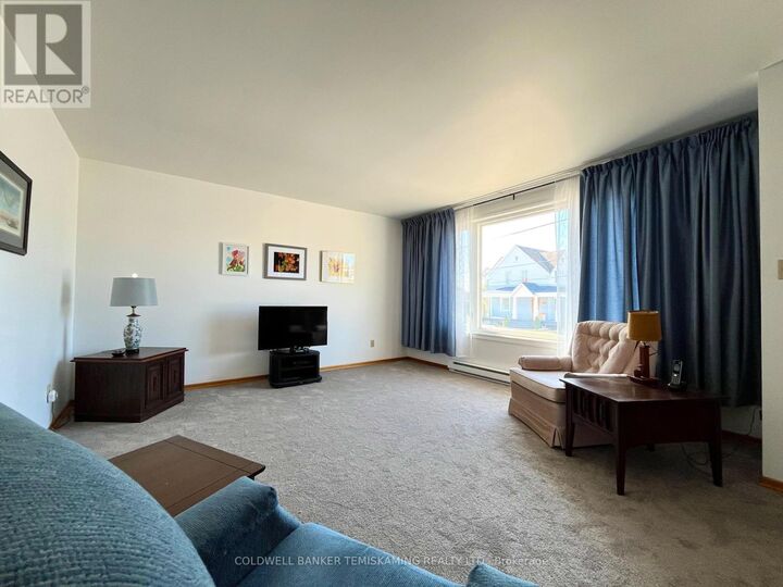 Photo de la propriété:  397 Russell Street  ON P0J 1K0 