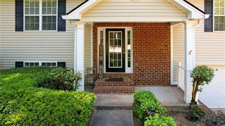 Property Photo:  192 Lakeover Circle  GA 30607 