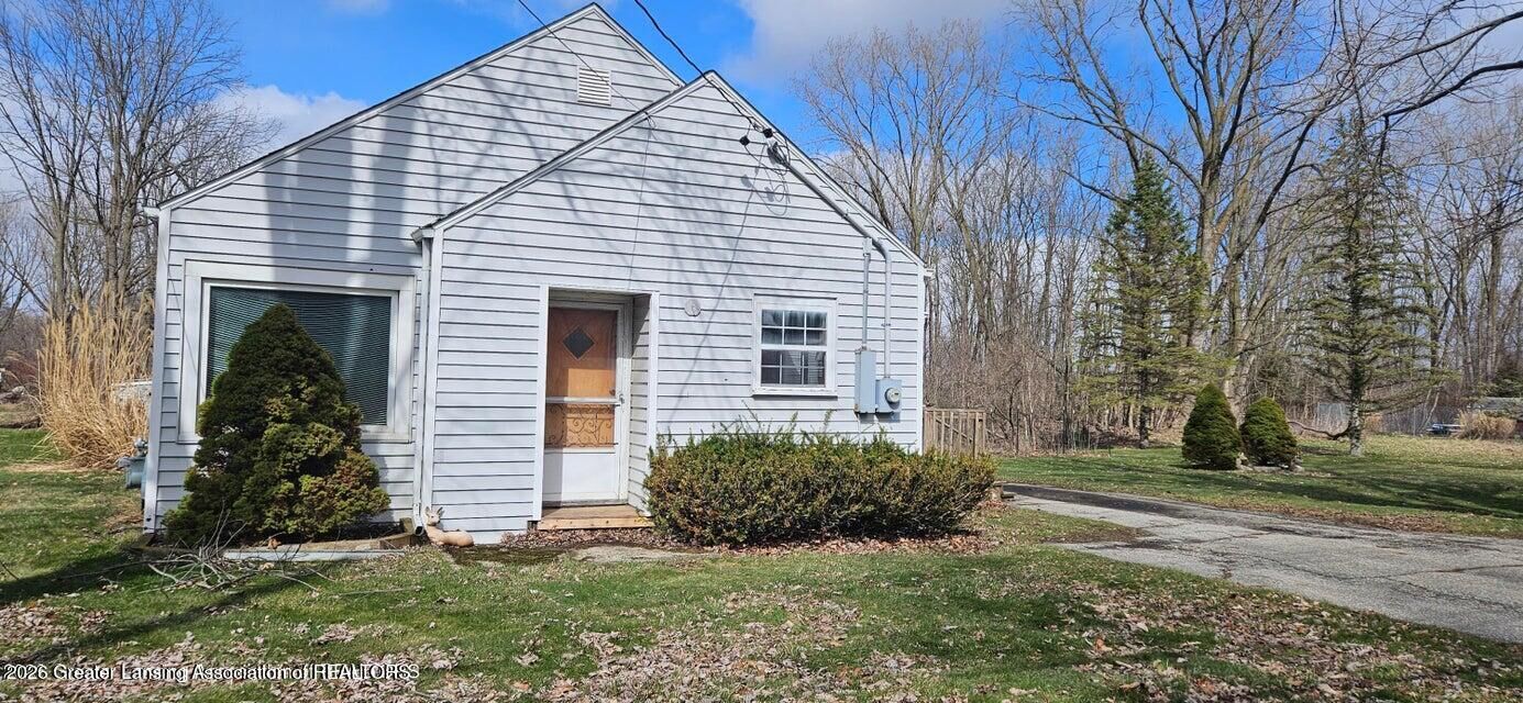 Property Photo:  3220 W Miller Road  MI 48911 