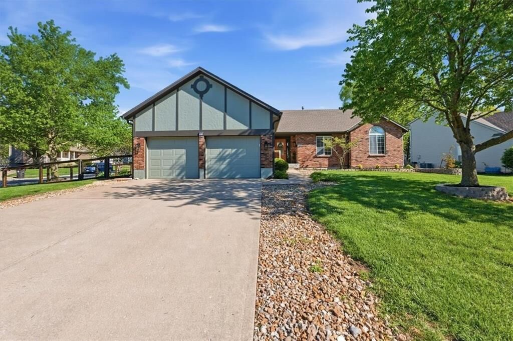 Property Photo: 910 Sherman Parkway MO 64012