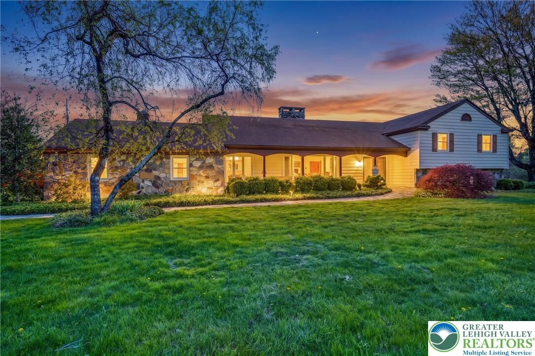 Property Photo:  976 Ridge Road  PA 18013 