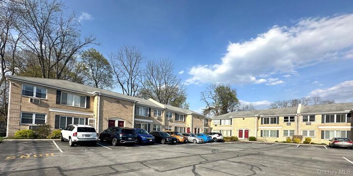 Property Photo:  250 Beechwood Avenue 11B  NY 12601 