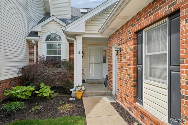 Property Photo:  7326 Westover Colonial Lane  MO 63119 