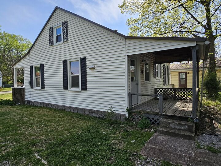 Property Photo:  415 E Johnson Street  IL 62837 