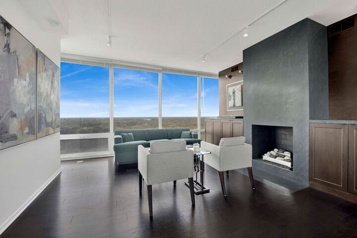 Property Photo:  