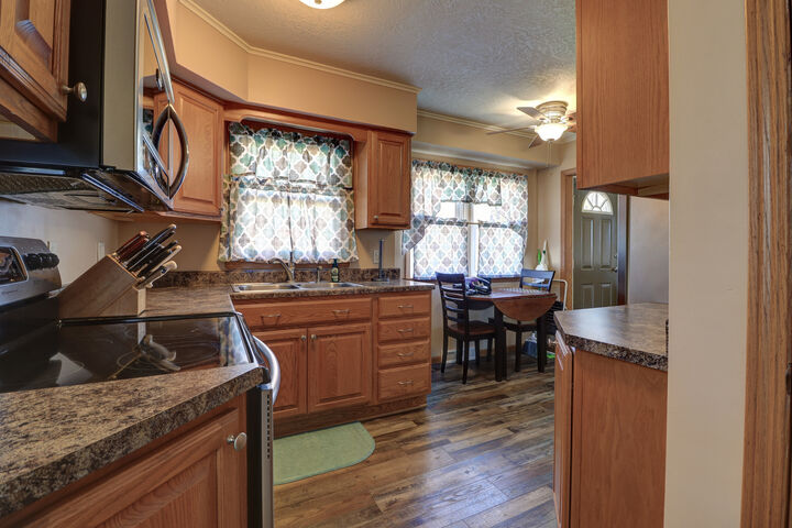 Property Photo:  2927 Pershing Boulevard  IA 52732 
