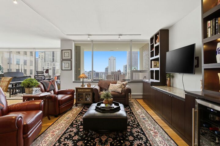 Property Photo:  1000 N Lake Shore Plaza 24C  IL 60611 