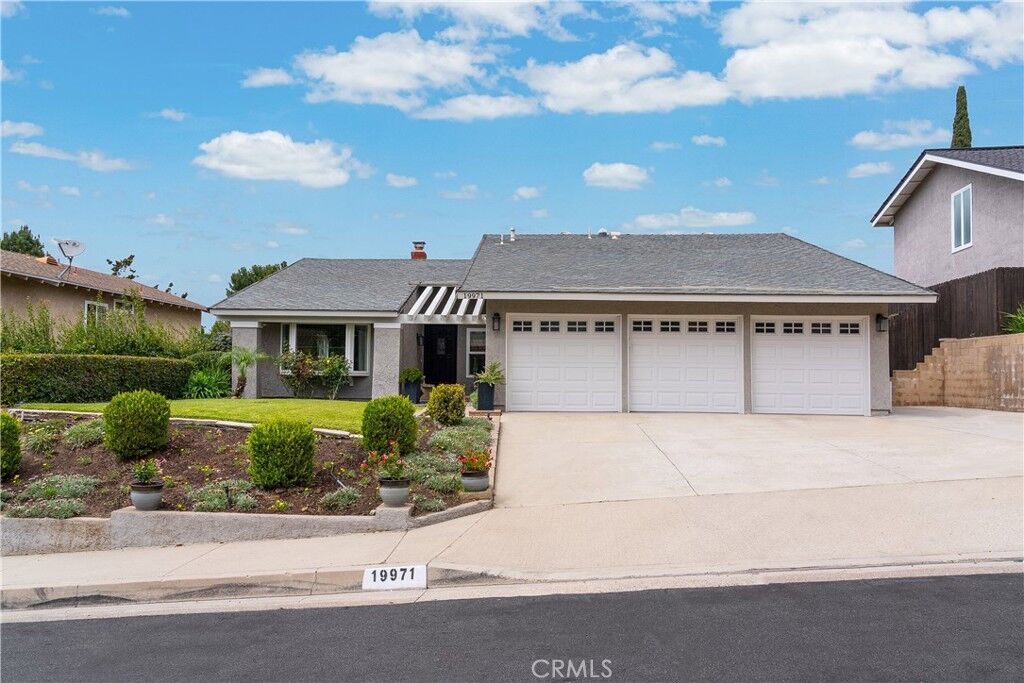 Property Photo:  19971 Fernglen  CA 92886 