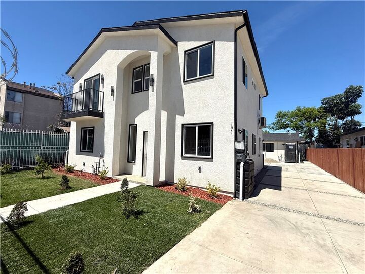 Property Photo:  1671 E Imperial  CA 90059 