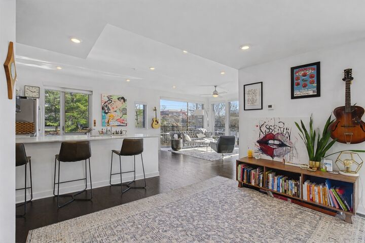 Property Photo:  3116 W End Cir 209  TN 37203 