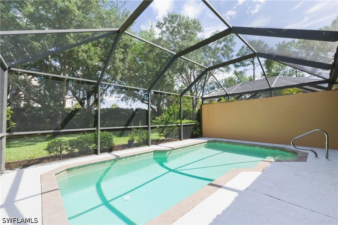 Property Photo: 15501 Cortona Way FL 34120