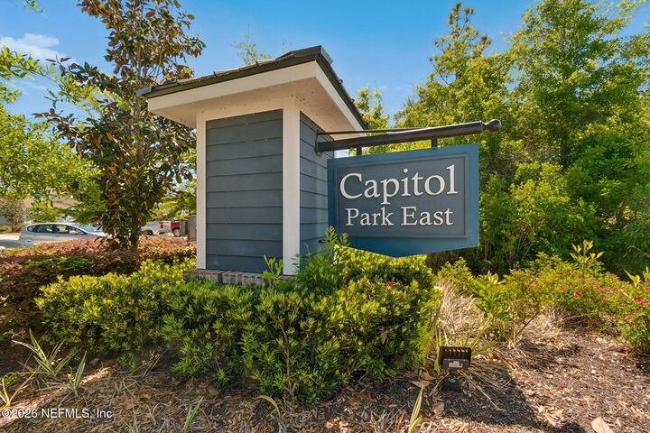 Property Photo: 962 Observatory Parkway FL 32218