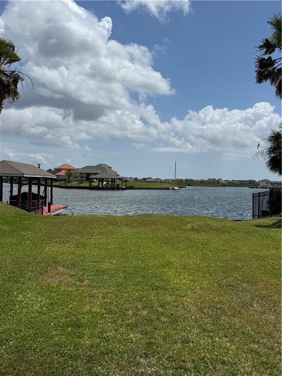 Property Photo:  1512 Royal Palm Drive  LA 70458 