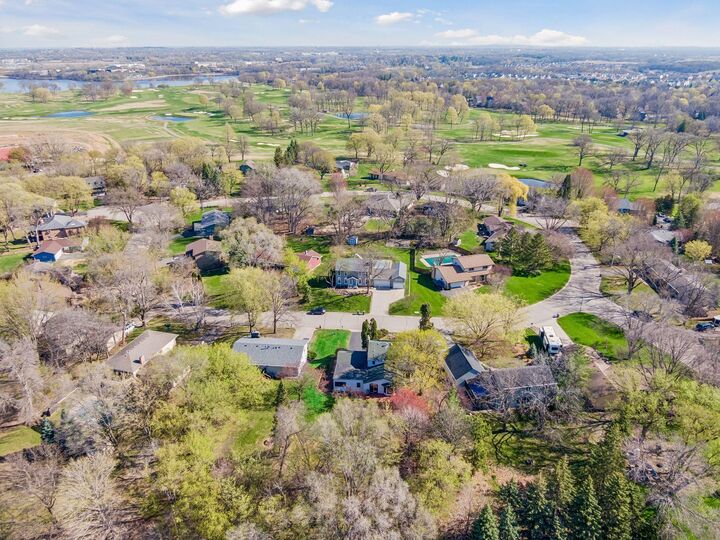 Property Photo:  812 Oriole Lane  MN 55318 