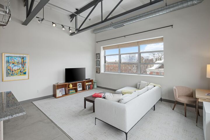 Property Photo:  111 E Franklin Avenue 316  MN 55404 