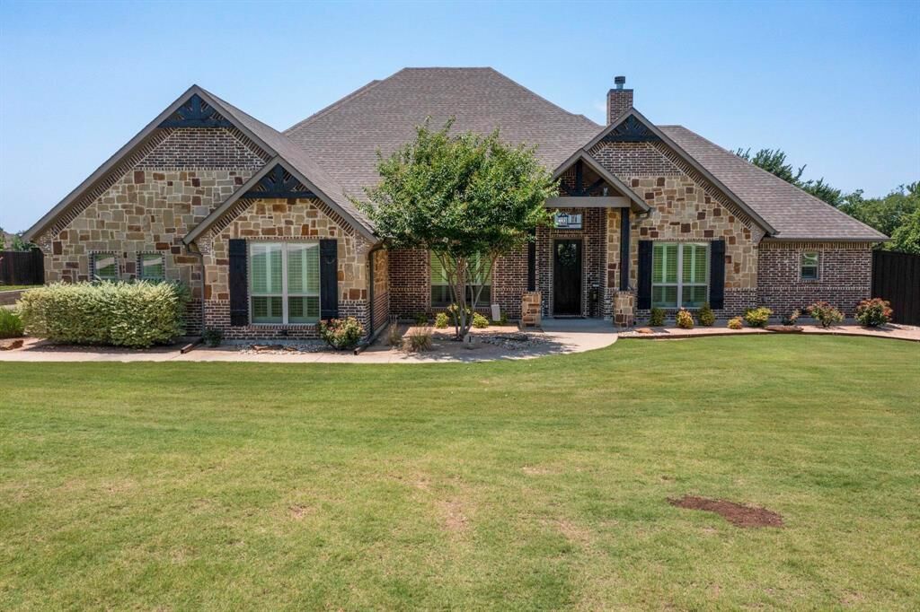 Property Photo:  6421 Jasper Circle  TX 76065 