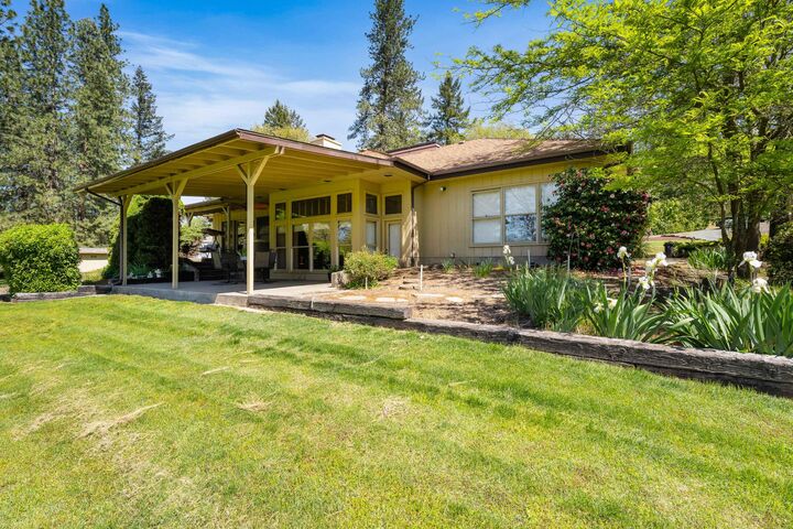 Property Photo:  254 El Camino Way  OR 97526 