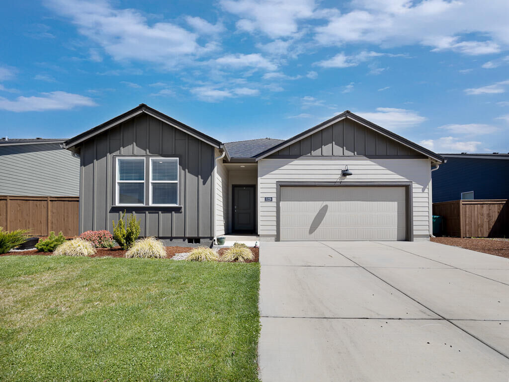 Property Photo:  5229 Amberview Lane  OR 97603 