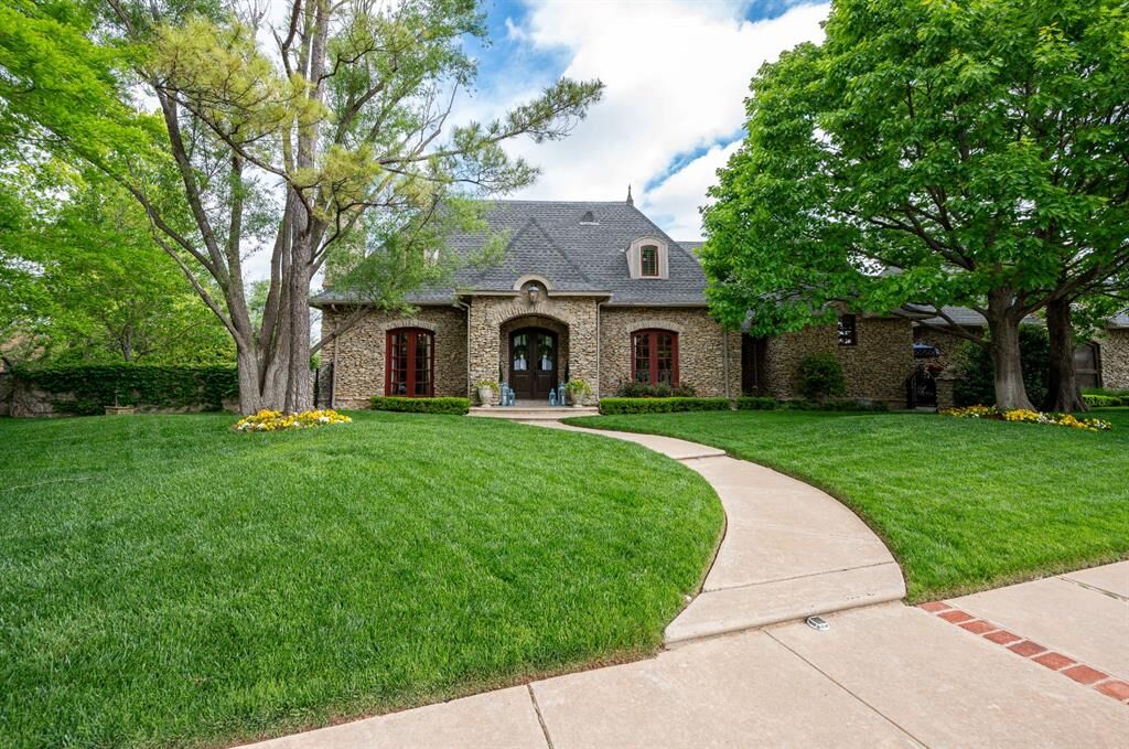 Property Photo: 1225 Blue Wister Cove OK 73013