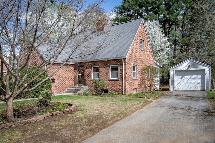 Property Photo:  16 Queen St  MA 01040 