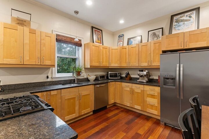 Property Photo:  10 Beacon St. 1  MA 02150 