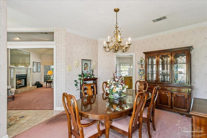 Property Photo:  1505 Kings Rd  FL 32533 