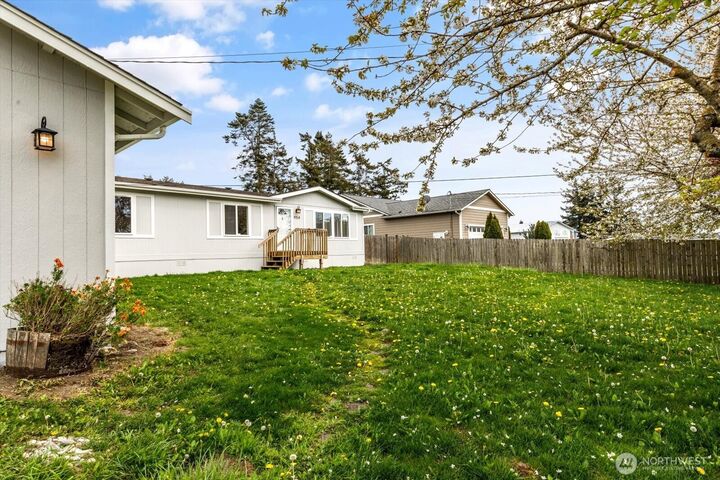 Property Photo:  954  Shawn Avenue  WA 98277 